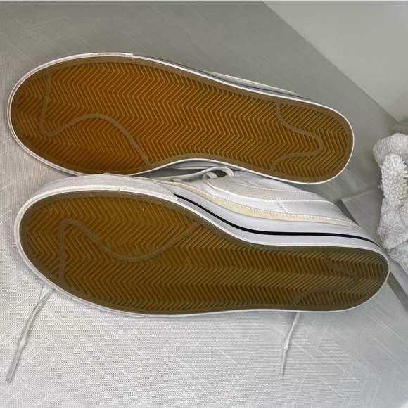 Nike Court Tennis Shoes size 8.5, EUC! - Picture 9 of 14